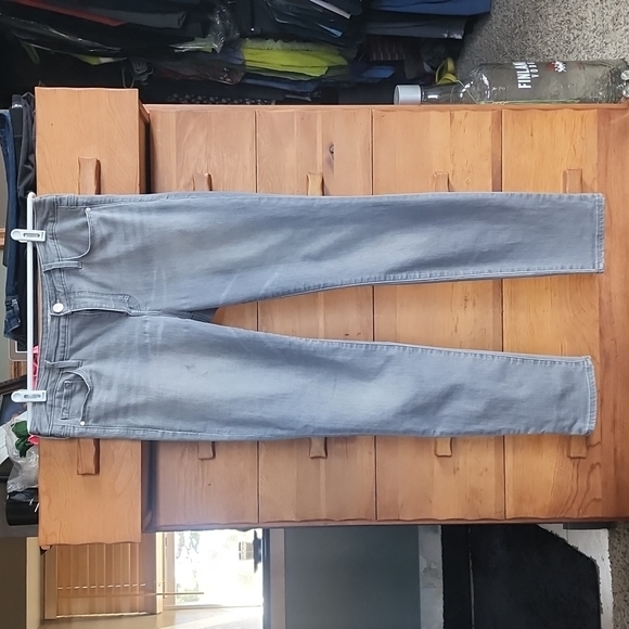 💙🤍❤️HP❤️🤍💙 EUC Athleta: Sculptek Ultra Skinny Gray-Wash Jean, size 10 - Picture 1 of 7